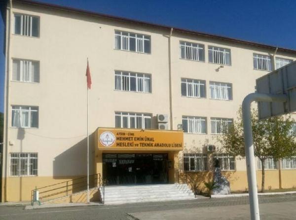 Mehmet Emin Ünal Mesleki ve Teknik Anadolu Lisesi Fotoğrafı